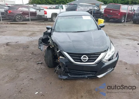 2017 Nissan Altima 2.5 S z USA, uszkodzony, nr VIN 1N4AL3AP7HN306481